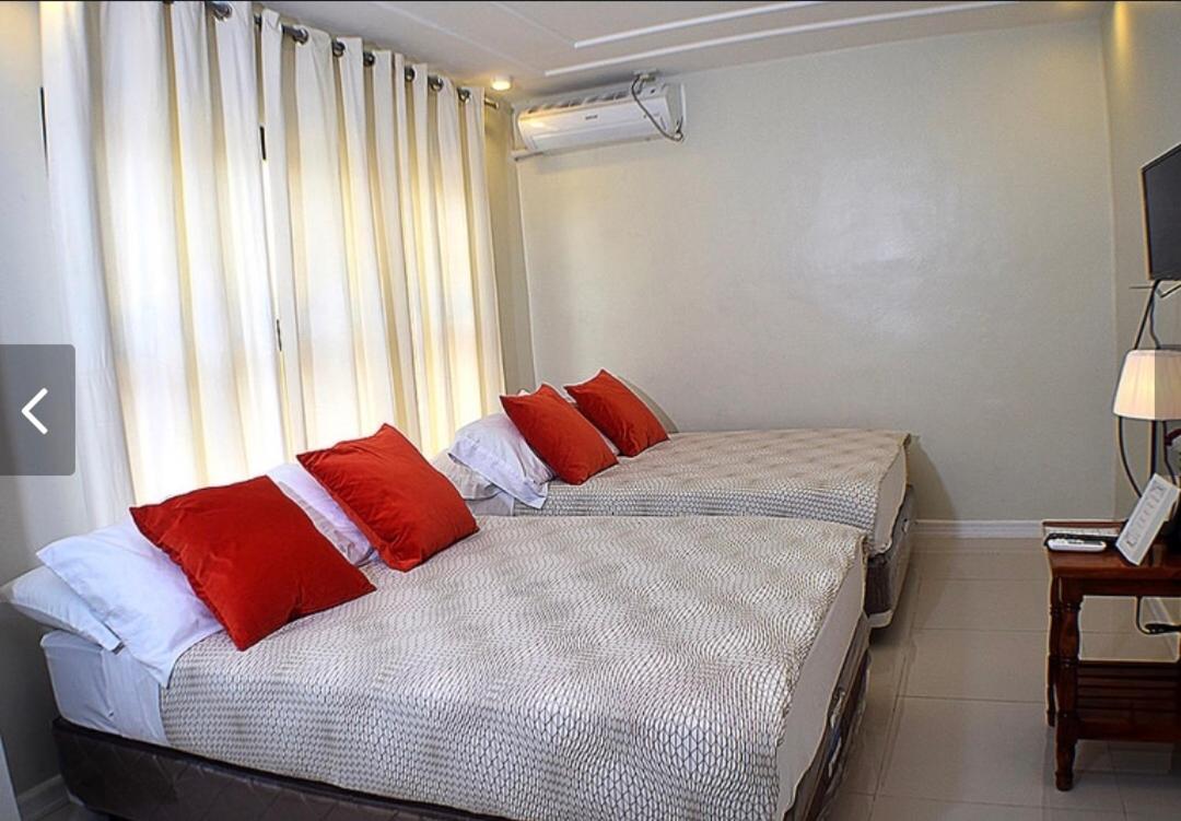 The Guest House Laoag Kültér fotó